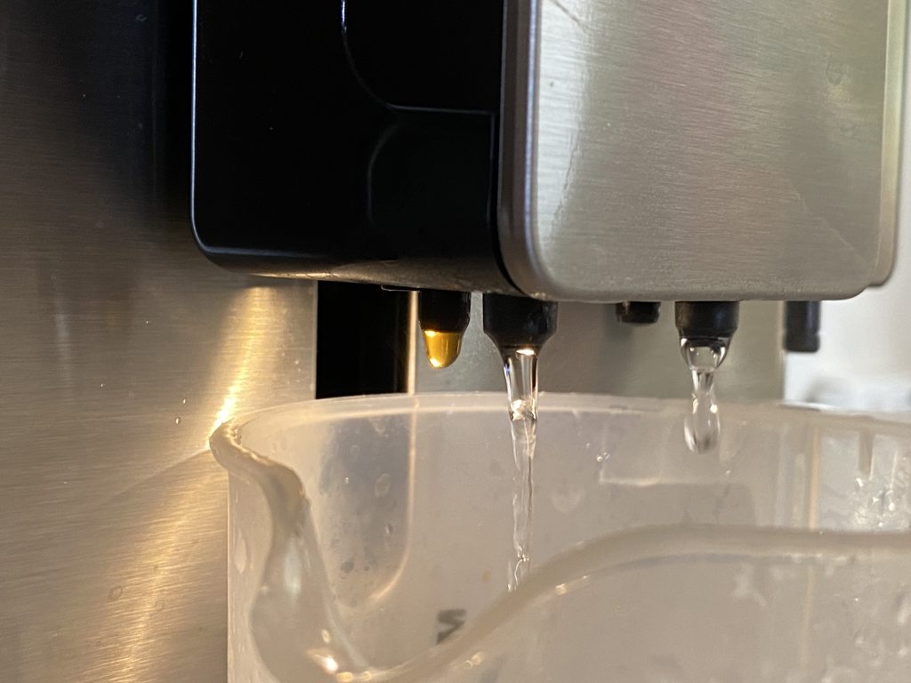 WMF Perfection 680 Kaffeevollautomat Heißwasserausgabe für Tee