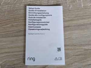 Anleitung der Ring Spotlight Cam Pro Überwachungskamera geschlossen