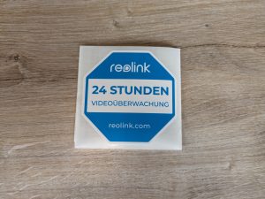 Aufkleber in deutscher Sprache der Reolink Argus PT Ultra Überwachungskamera