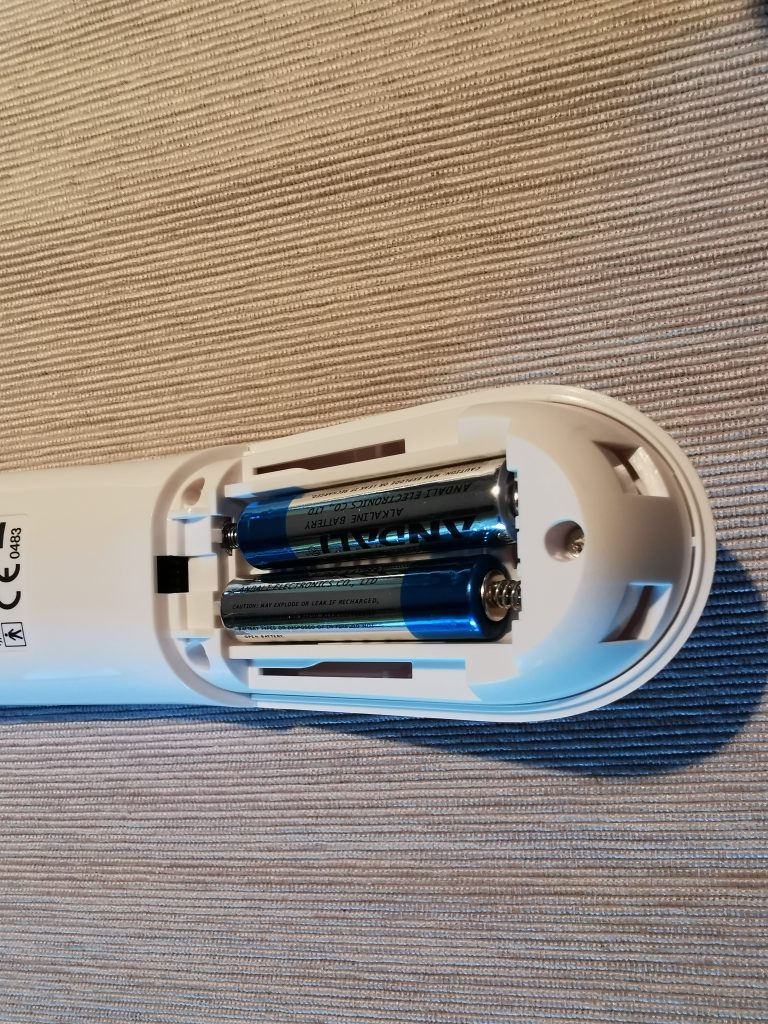Beurer FT 85 Stirnthermometer Batterien eingelegt