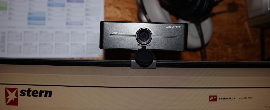 Creative Live Cam Sync 4K Webcam auf Monitor