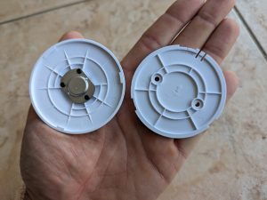 D-Link DCS 8300LHV2 mydlink Überwachungskamera von unten mit gelöster Halterung