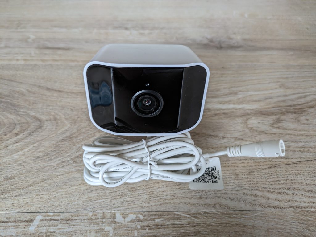 D-Link DCS 8620L Überwachungskamera von vorne v2