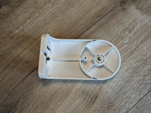 Erste Halterung der Reolink Argus PT Ultra Überwachungskamera