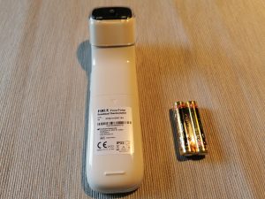 FORA IR42 Stirnthermometer Rückansicht mit Batterien