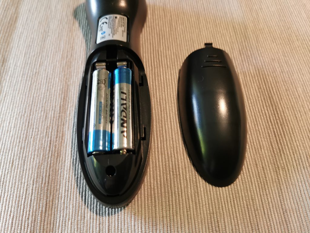 Femometer DET-306 Stirnthermometer Batteriefach mit Batterien