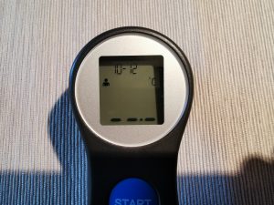 Femometer DET-306 Stirnthermometer Display eingeschaltet Datum