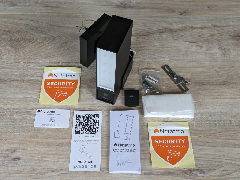 Gesamter Lieferumfang der Netatmo Presence Überwachungskamera