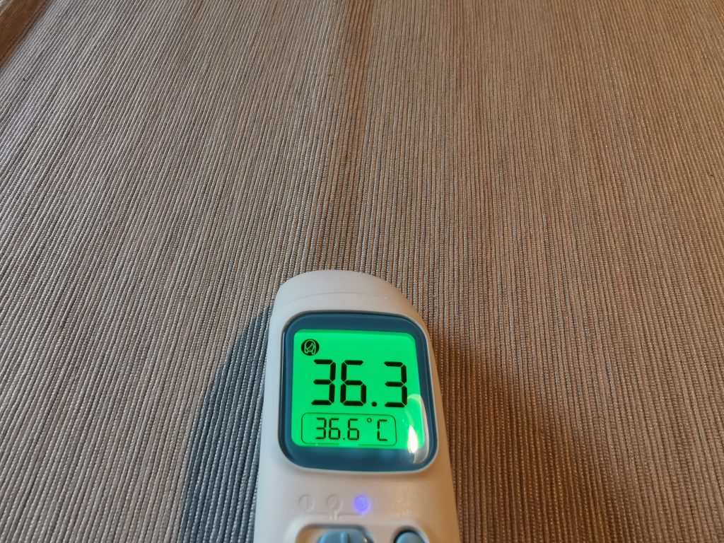 Grundig 20021 Stirnthermometer Display mit Hintergrundbeleuchtung