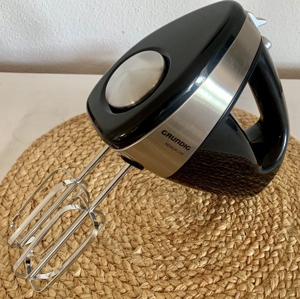 Grundig HM 5040 Handmixer mit Rührbesen