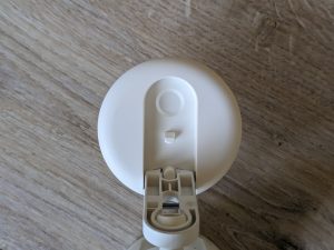 Halterung der Ring Stick Up Cam Pro Überwachungskamera mit Abdeckung