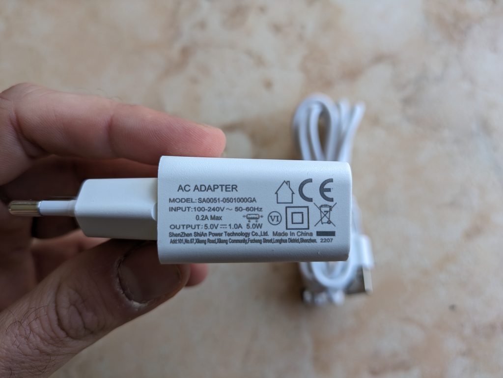 HiKam Q8 Überwachungskamera Netzadapter Details