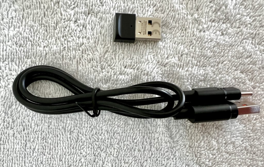 EKSA H6 Headset Ladekabel und USB-Adapter