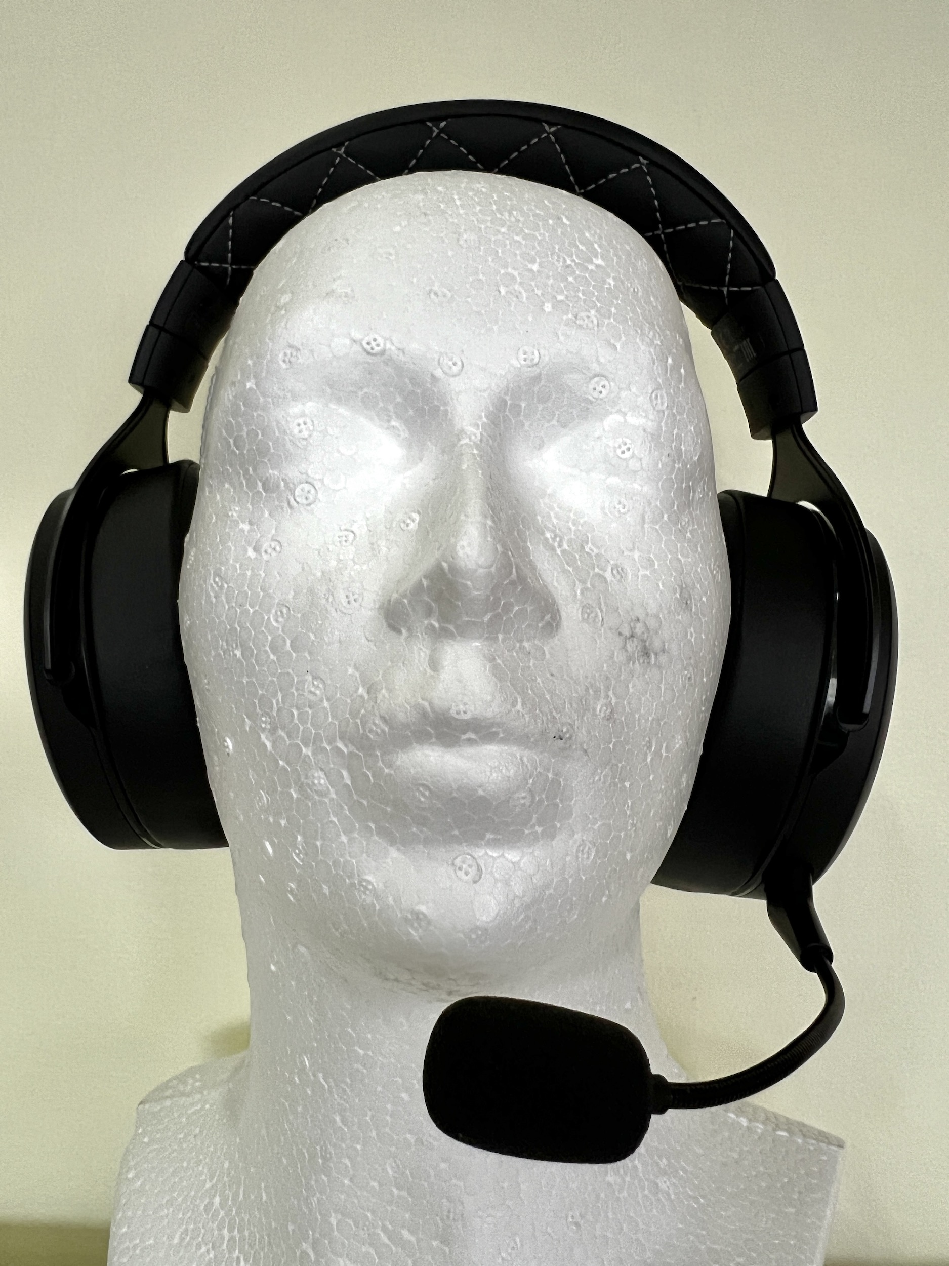 Corsair HS70 Pro Headset von vorne