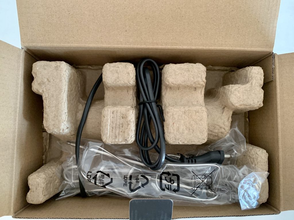 Krups 3 Mix GN5021 Handmixer im geöffneten Karton von oben