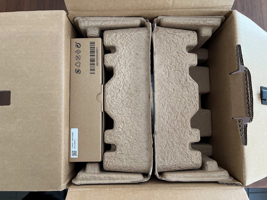 LG XBOOM 360 RP4G Bluetooth-Lautsprecher Verpackung geöffnet