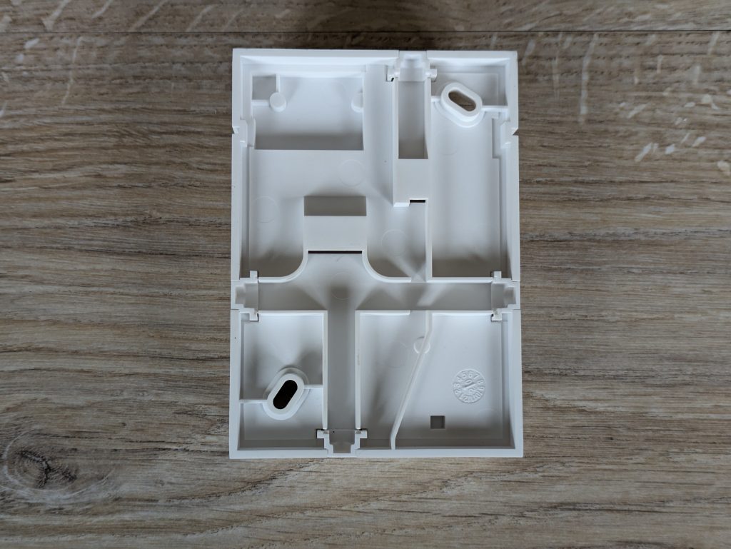 Montagekasten der Somfy 2401563 Überwachungskamera von hinten
