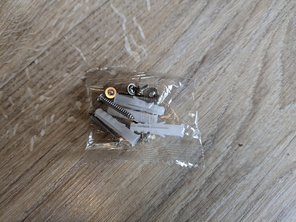 Montagematerial des Solarmoduls der Reolink Argus PT Ultra Überwachungskamera