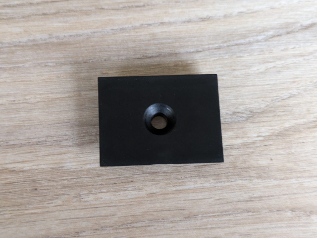 Montageplatte der Netatmo Presence Überwachungskamera von vorne
