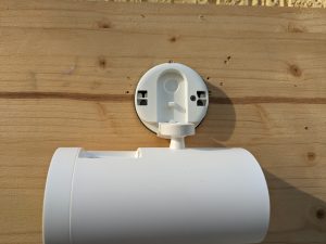Montierte Ring Stick Up Cam Pro Überwachungskamera ohne Abdeckung der Halterung