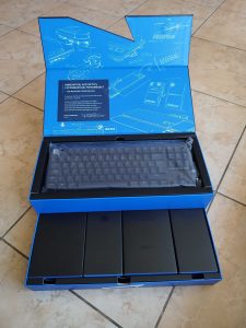 Mountain Everest Max Gaming-Tastatur Verpackung geöffnet zweites Bild