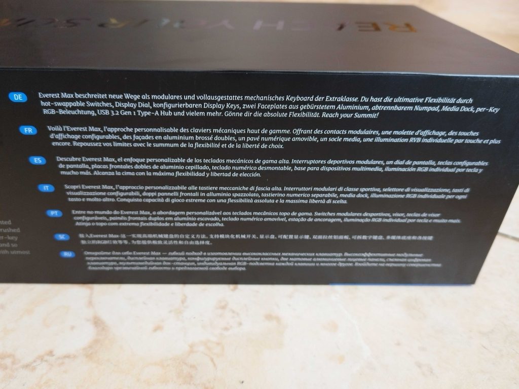 Mountain Everest Max Gaming-Tastatur Verpackung von hinten Nahansicht