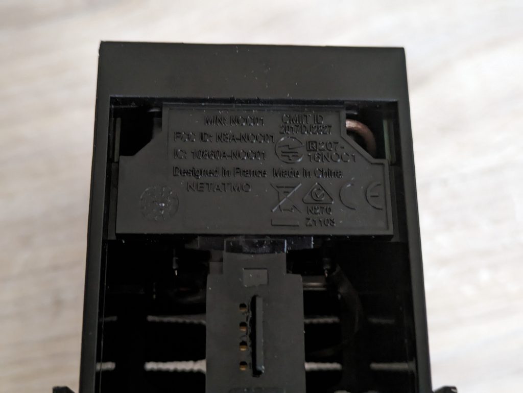 Netatmo Presence Überwachungskamera von unten mit SD-Karte