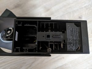 Netatmo Presence Überwachungskamera von unten ohne Schutzleiste