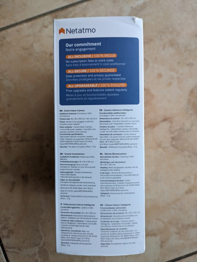Netatmo Welcome Überwachungskamera Verpackung von rechts