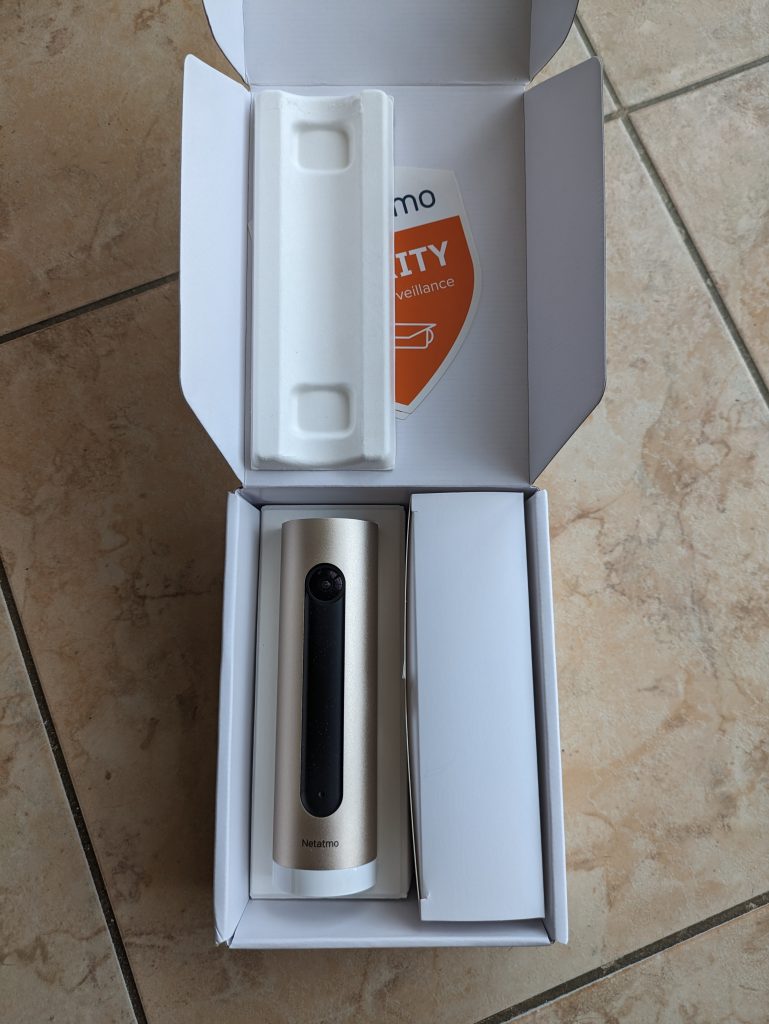 Netatmo Welcome Überwachungskamera geöffnete Verpackung
