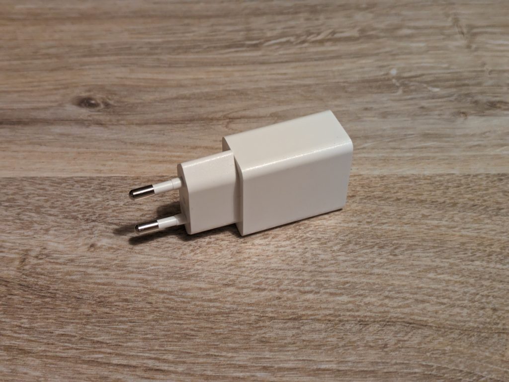 Netzadapter der Owltron O1 Überwachungskamera