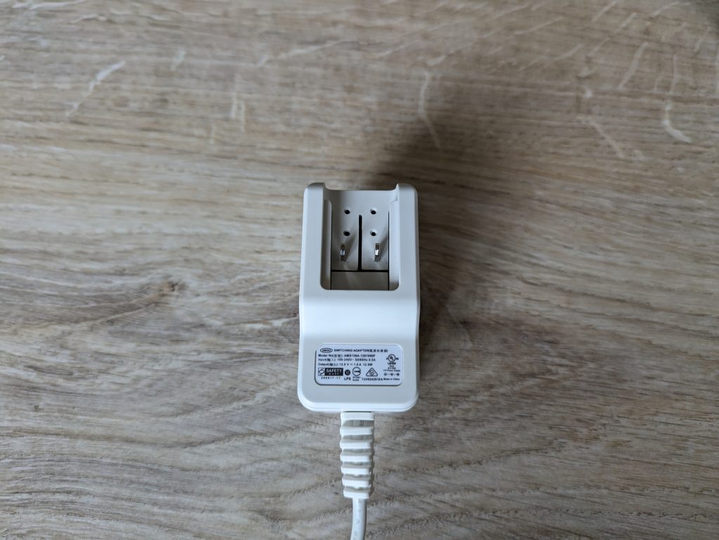 Netzteil der D-Link DCS 8620L Überwachungskamera ohne aufgesteckten Adapter
