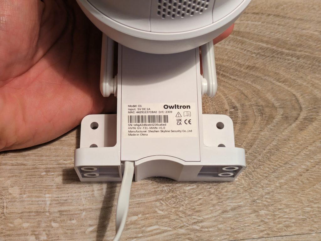Owltron O1 Überwachungskamera von hinten Detailansicht