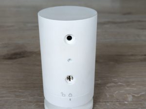 Ring Stick Up Cam Battery Überwachungskamera von hinten offen
