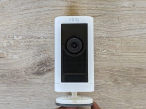 Ring Stick Up Cam Pro Überwachungskamera von vorne