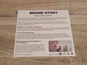 Rückseite der Brandstory der Owltron O1 Überwachungskamera