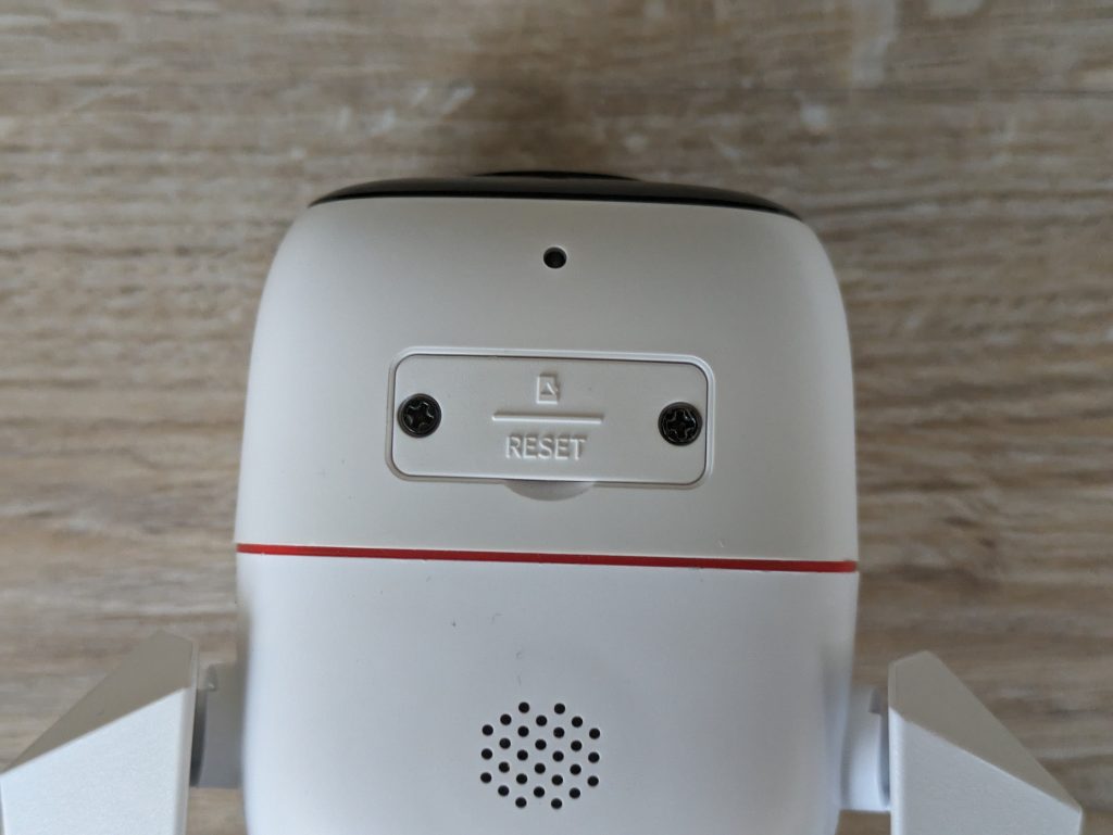 SD-Kartenslot der TP-Link Tapo C310 Überwachungskamera geschlossen