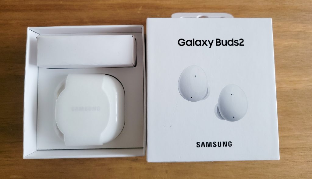 Samsung Galaxy Buds 2 Kopfhörer Verpackung geöffnet