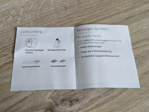 Schnellstartanleitung der Arlo Essential Spotlight Überwachungskamera geöffnet