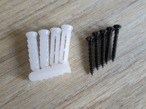 Schrauben und Dübel der Ring Spotlight Cam Pro Überwachungskamera