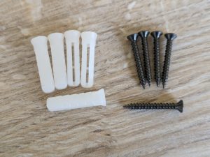 Schrauben und Dübel der Ring Stick Up Cam Pro Überwachungskamera