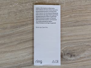 Sicherheitshinweise der Ring Stick Up Cam Pro Überwachungskamera geschlossen