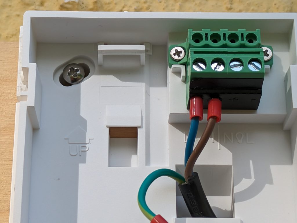 Somfy 2401563 Überwachungskamera befestigte Kabel in der Kabelklemme