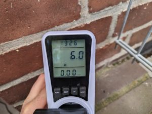 Stromverbrauch des Akkus der der Ring Spotlight Cam Pro Überwachungskamera