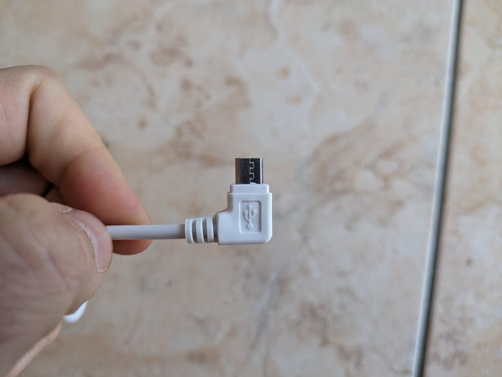 USB-Kabel der HiKam Q8 Überwachungskamera