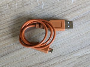 USB-Kabel der Ring Spotlight Cam Pro Überwachungskamera