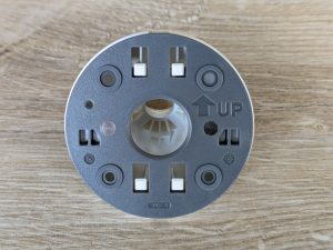 Unterseite der Ring Spotlight Cam Pro Überwachungskamera