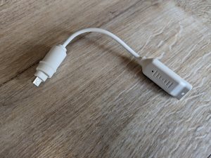 Verbindungskabel des Solarmoduls der Reolink Argus PT Ultra Überwachungskamera