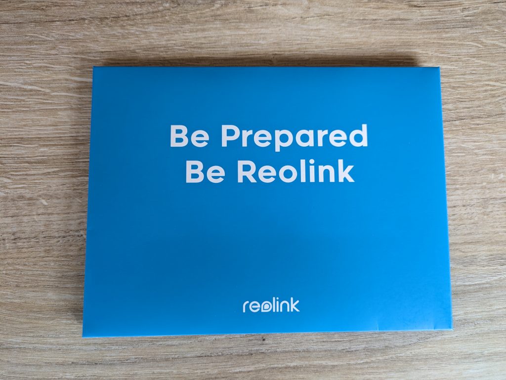 Verpackung der Anleitungen zum Solarmodul der Reolink Argus PT Ultra Überwachungskamera