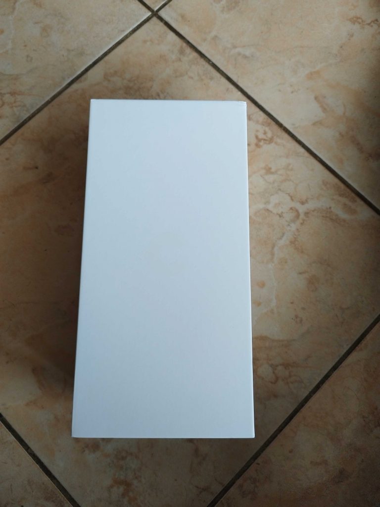 Verpackung der Canary Pro Überwachungskamera ungeöffnet